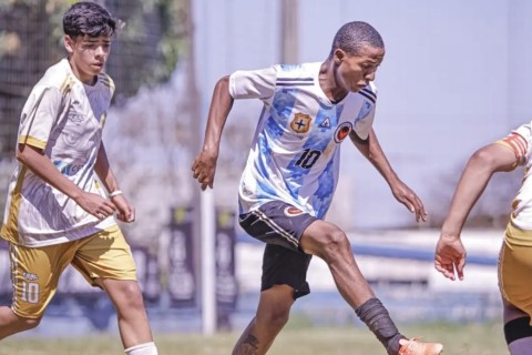 Do Abrigo para a Vila Belmiro: A Apoiada Trajetória de Fábio William no Futebol