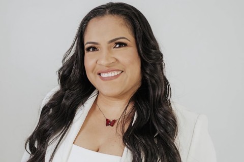 Das massagens em um colchão ao comando da Rubi Estética Integrativa: a trajetória de superação da biomédica Ana Carla